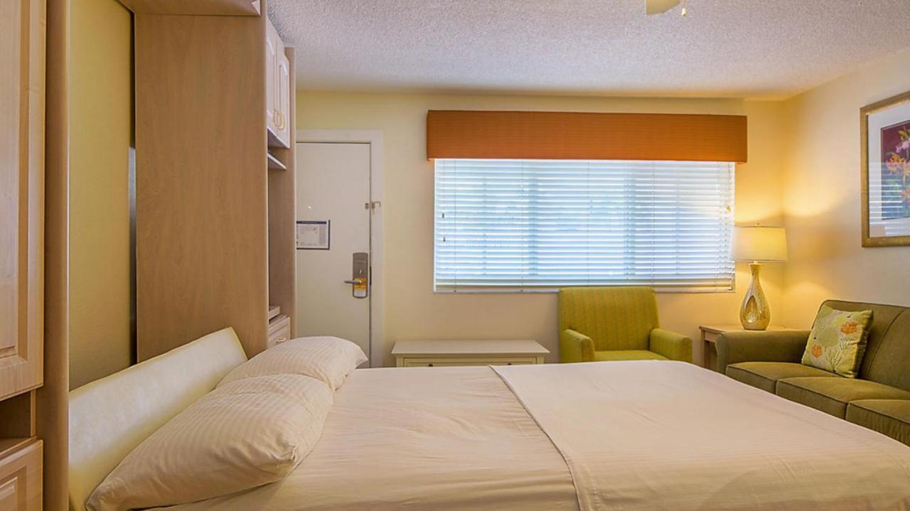 Resort Sixty-Six Holmes Beach Esterno foto